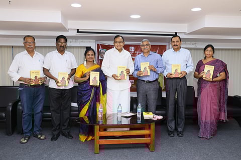 கவிஞர் சக்திஜோதி எழுதிய சங்க இலக்கியம்- மனம் -மொழி- உடல் நூல் வெளியீட்டு விழா