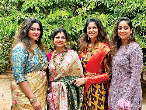 பெண்களை மதியுங்கள்...
மகிழ்ச்சி பிறக்கும்!