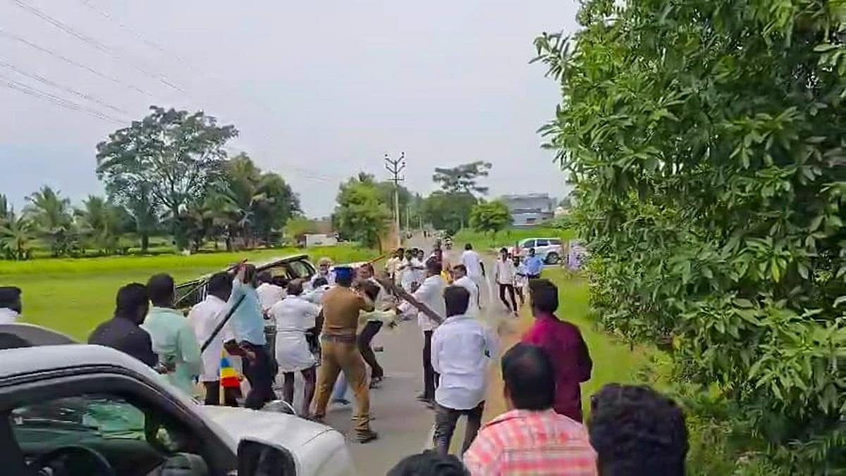 அன்புமணி சொல்லித்தான் தாக்கினார்கள் – எம்எல்ஏ அருள் பரபரப்பு குற்றச்சாட்டு!