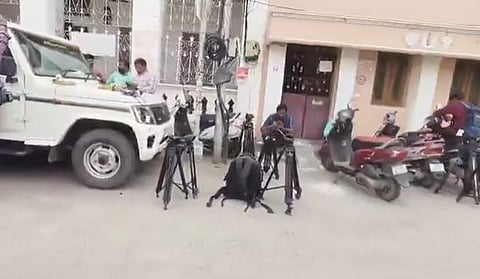 பார்த்தசாரதி கோயில் முன்பாக செய்தியாளர்கள் புறக்கணிப்புப் போராட்டம்