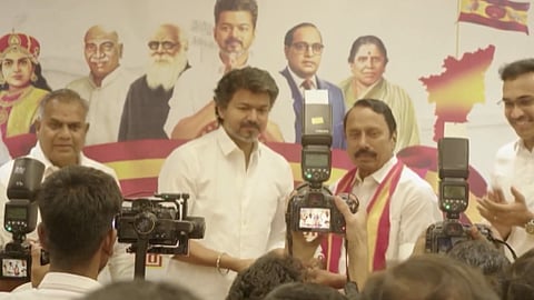 விஜய் முன்னிலையில் தவெகவில் இணைந்த செங்கோட்டையன்