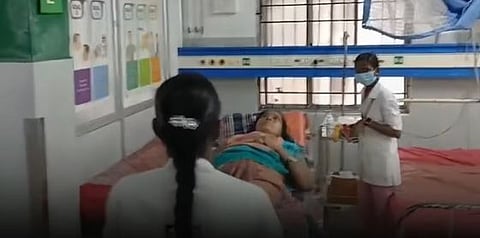 மயக்கம்- 13ஆவது நாளாக உண்ணாநிலை... தூய்மைப் பணியாளர் மருத்துவமனையில்!