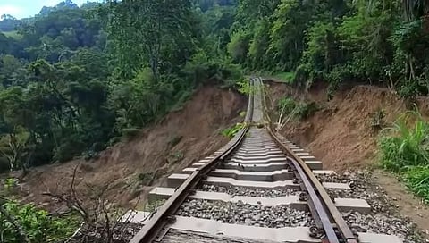 srilanka railway collapse due to ditwa cyclone