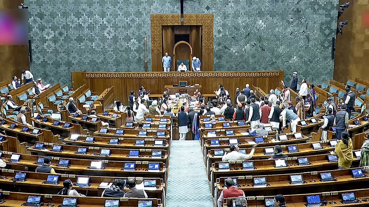 தேவையற்ற வந்தே மாதரம் சர்ச்சை: சந்தேகம் கிளப்பும் அரசின் நோக்கம்!