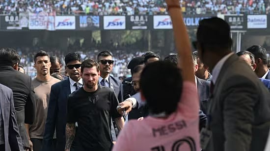 மெஸ்ஸி நிகழ்ச்சியில் வன்முறை... டிக்கெட் பணத்தை திருப்பு தர முடிவு!
