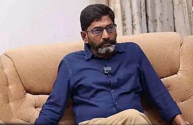 நீண்ட நேரம் காத்திருந்து சவுக்கு சங்கரை கைது செய்த காவல் துறை... பின்னணி என்ன? 