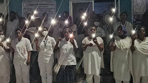 செவிலியரின் போராட்டத்துக்கு மருத்துவர் இராமதாஸ் ஆதரவு!