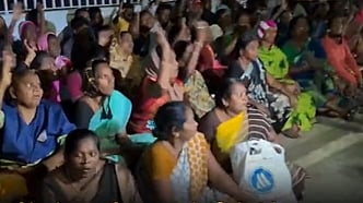 தூய்மைப்பணியாளர்கள்