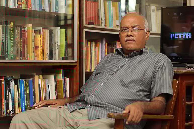 அரசு கடனுக்கும் மக்களுக்கும் என்ன சம்பந்தம்...? - சர்ச்சையான ஜெயரஞ்சன் பேச்சு!