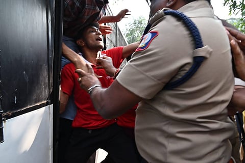 வெனிசுலா அதிபர் கைது- சென்னை அமெரிக்கத் தூதரகம் முற்றுகை! 
