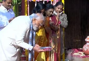 பிரதமர் மோடி பொங்கல் விழாவில் பராசக்தி வில்லன்!