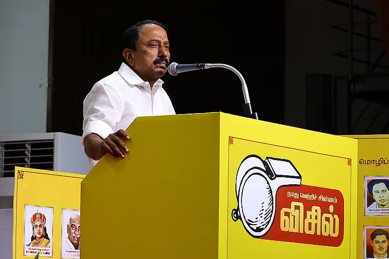 “விசில் அடித்துவிடாதீர்கள்… ஓட்டுப் போய்விடும்...!”