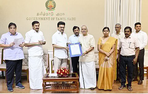 3 விருது எழுத்தாளர்களுக்கு அரசு உயர்வசதி வீடு!