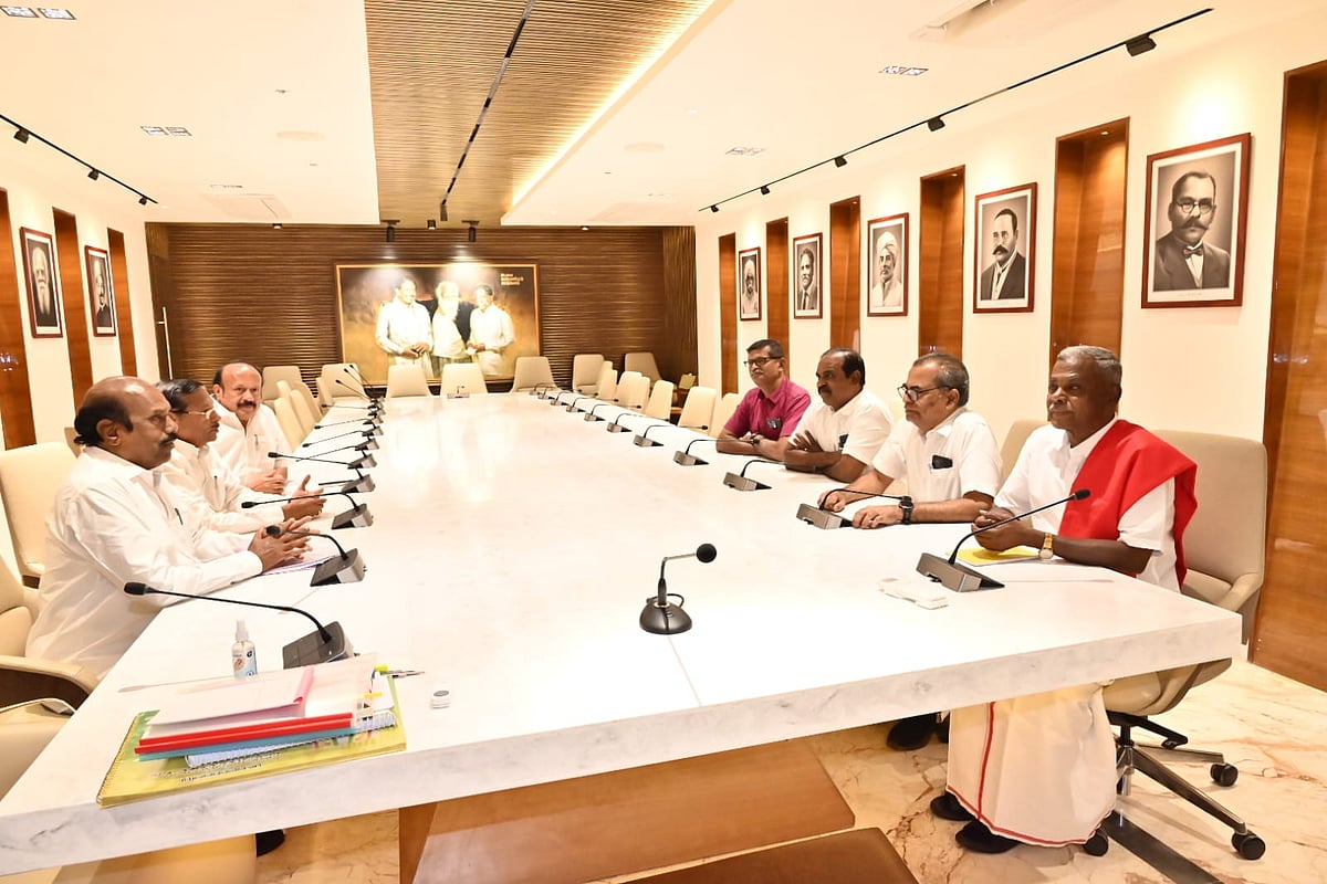 திமுகவுடன் 2ஆம் கட்ட பேச்சுவார்த்தை … சண்முகம் சொன்னது என்ன? 