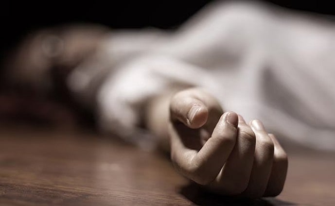 நெல்லை பேருந்து நிலையத்தில் இளம்பெண் வெட்டிக் கொலை!