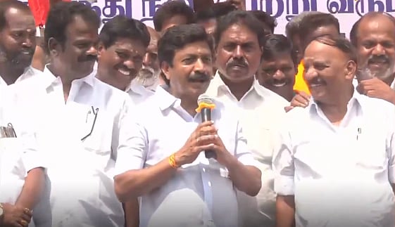 நடிகை*** வேணும்… அதிமுக அமைச்சர் சிவி சண்முகம் சர்ச்சை பேச்சு!