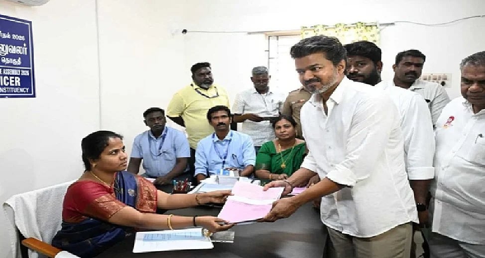 விஜய்யின் சொகுசு கார்கள், சொத்து விவரம்... தேர்தல் பத்திரத்தில் தகவல்!