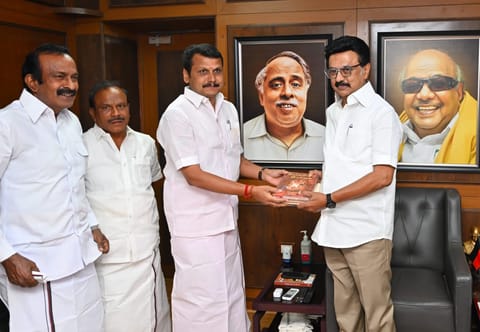 மு.க.ஸ்டாலினுடன் அமைச்சர்கள், தி.மு.க. வேட்பாளர்கள் சந்திப்பு 