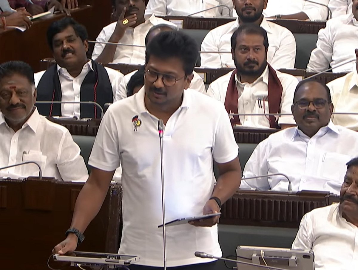 நாங்கதான் சீனியர்... - சட்டப்பேரவையில் உதயநிதி பேச்சு