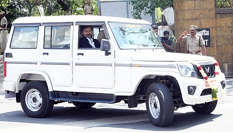 வாகனத்தை ஓட்டிப் பார்த்த முதல்வர் விஜய்!
