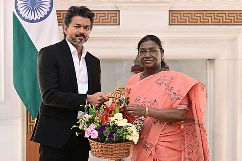 குடியரசுத் தலைவர் முர்முவுடன் முதலமைச்சர் விஜய்