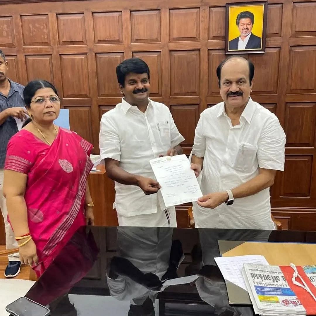 எம்.எல்.ஏ. பதவியிலிருந்து விலகிய விஜயபாஸ்கர்!