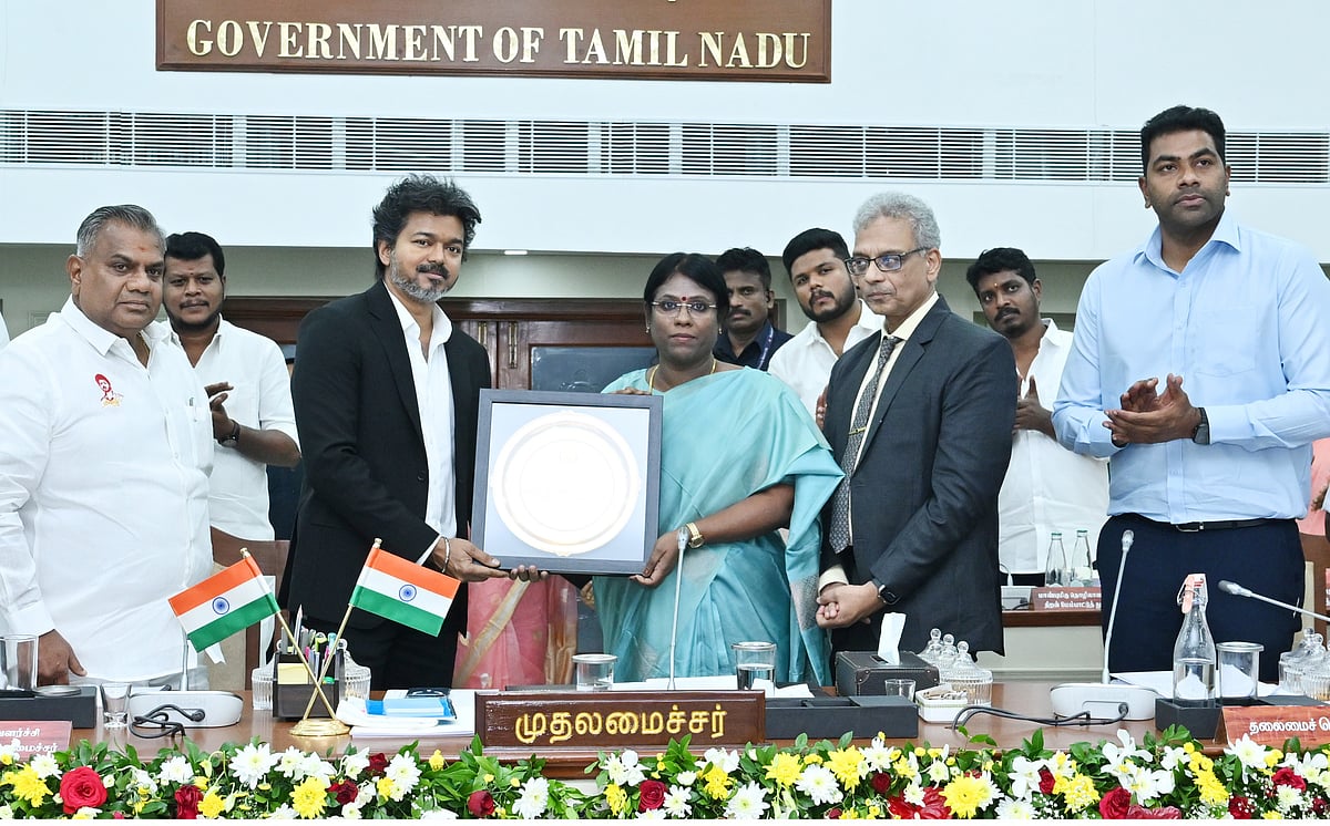 கடந்த ஆண்டுகளில் சிறப்பாகச் செயல்பட்ட கலெக்டர்கள் யார்யார்... விருது விவரம்!