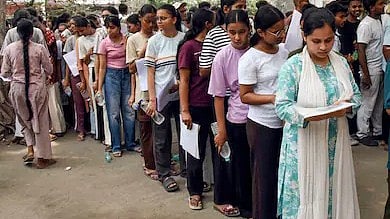 நீட் மறுதேர்விலும் குளறுபடி... ஒரு கேள்வி நீக்கம்; எல்லாருக்கும் 4 மதிப்பெண்! 