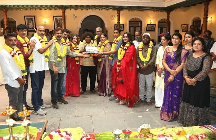 பான் இந்தியா படத்தில் 11 வேடங்களில் யோகிபாபு!