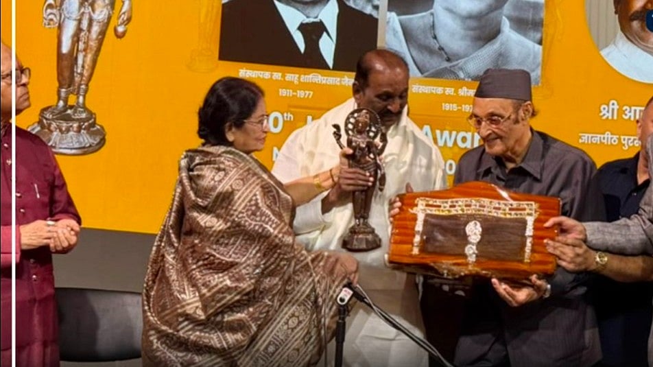 'உலக அழகிகளை உருவாக்கிய இந்தியா உலகக் கவிகளை உருவாக்கவில்லையா?'- வைரமுத்து