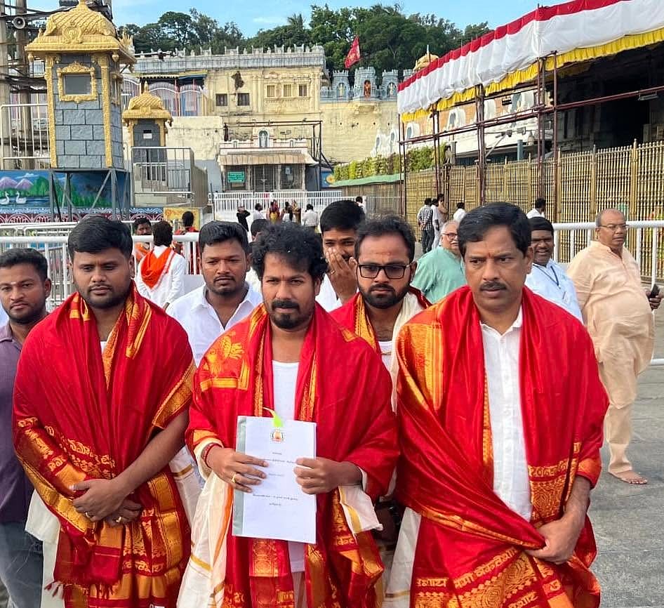 திருப்பதிக்கு பட்ஜெட்டைக் கொண்டுபோன அமைச்சர்... குவியும் கண்டனம்! 