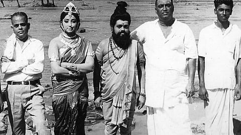 மொழியை கொண்டாடிய கலைஞர்!