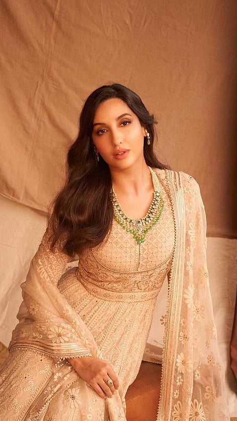 কুৰ্তাটো নৰা ফাটেহীৰ হট লুক