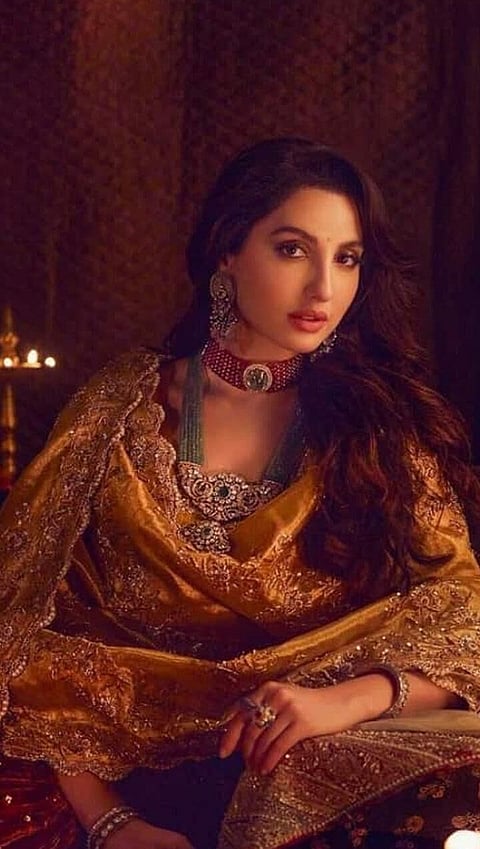 ভাৰতীয় পৰম্পৰাগত সাজ-পাৰত নোৰা ফাটেহীৰ অপূৰ্ব ৰূপঃ