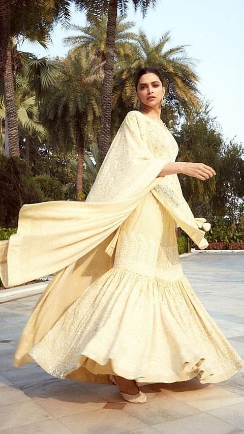 লহৰী উৎসৱত বলিউড সুন্দৰীঃ সাজোন-কাচোনত অপৰূপা