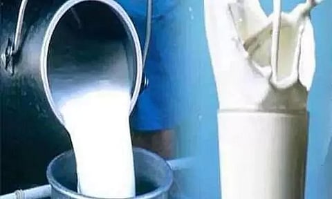 গুৱাহাটীঃ গ্ৰাহকৰ ওপৰত মাধমাৰ ! গাখীৰৰ মূল্য প্ৰতি লিটাৰত ৪ টকালৈ বৃদ্ধি