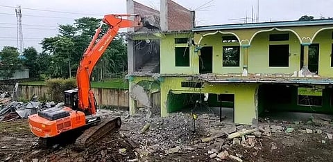 'জিহাদী লিংক'ৰ বাবে মাদ্ৰাছা ভাঙি পেলালে বঙাইগাঁও আৰক্ষীয়ে।