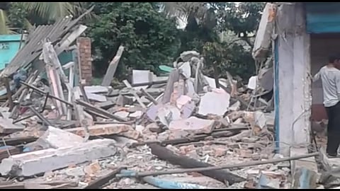 যোৰাবাটত বেদখলকাৰীৰ বিৰুদ্ধে চৰকাৰৰ উচ্ছেদ অভিযান