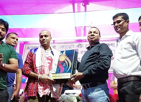 জুবিন গাৰ্গে গ্ৰহন কৰিলে আনন্দৰাম বৰুৱা বটাঁ