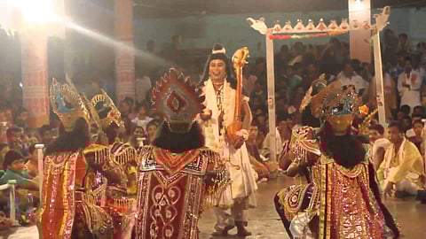 বিশ্বৰ্কমা পুজা উপলক্ষে নগাঁৱৰ ব্ৰাহ্মনগাঁৱত  "কুমাৰ হৰন"অংকীয়া ভাওনা মঞ্চস্থ