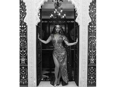 ইশা আনন্দৰ প্ৰি ৱেডিং অনুষ্ঠানত বিঅ’ন্সৰ উপস্থিতত উৎসাহিত অনুৰাগী