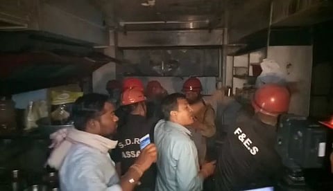 গুৱাহাটী মহানগৰীৰ পানবজাৰস্থিত হোটেল ৰিয়েল্টোত সংঘটিত ভয়ানক  অগ্নিকাণ্ড