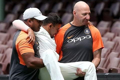 প্ৰথম টেষ্টৰ পৰা বাহিৰ হল আঘাতপ্ৰাপ্ত পৃথ্বী শ্ব