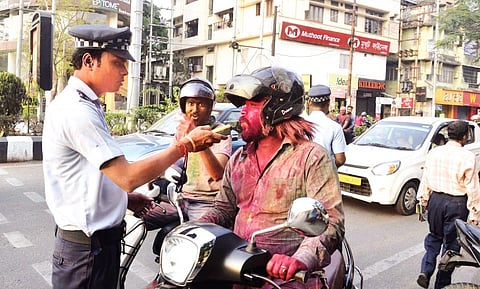 উৎসৱৰ দিনাই দিছপুৰত ১৯ টা সুৰাসক্ত হৈ বাহন চলোৱা গোচৰ, ১০৪ টা পথ দুৰ্ঘটনাৰ গোচৰ ৰুজু