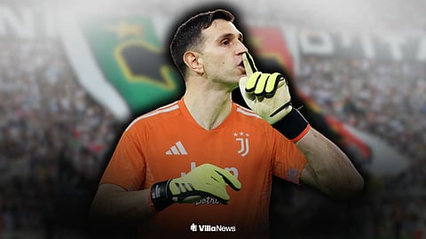 Emi Martinez in a Juventus shirt
