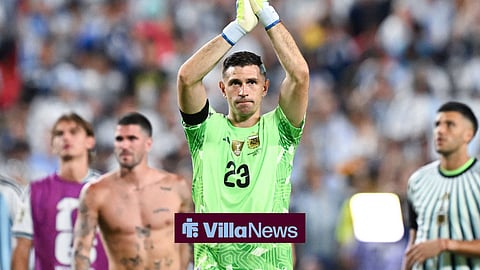 Emi Martinez clapping after an Argentina win