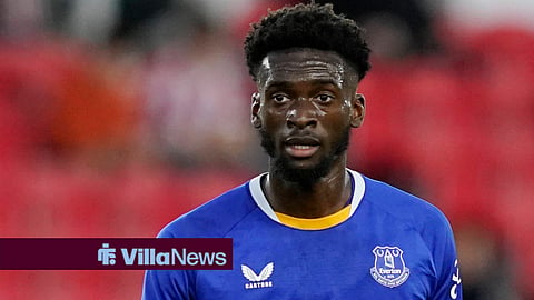 Tim Iroegbunam playing for Everton