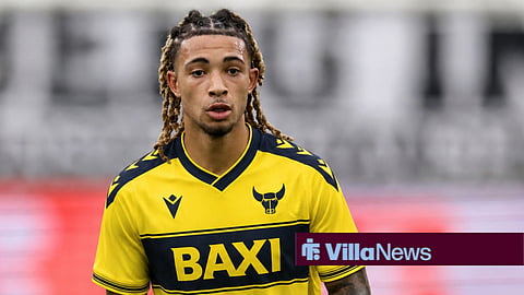 Luka Lynch playing for Oxford United