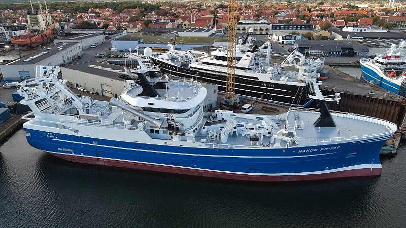 Icelandic Fishing Company Gjögur's New Purser-Trawler Hakon Completes ...