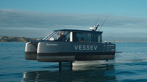 VS-9 – New Zealand tech firm unveils electric hydrofoil tour boat